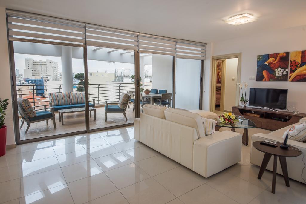 Skylight Megaron Apartment ลาร์นาคา ภายนอก รูปภาพ