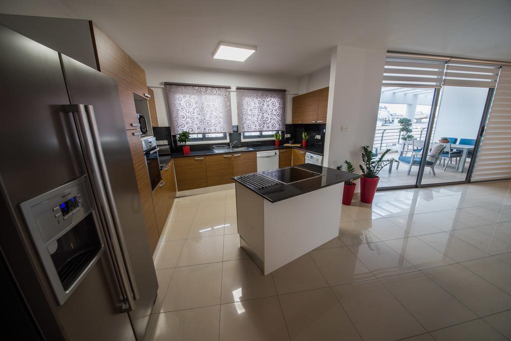 Skylight Megaron Apartment ลาร์นาคา ภายนอก รูปภาพ