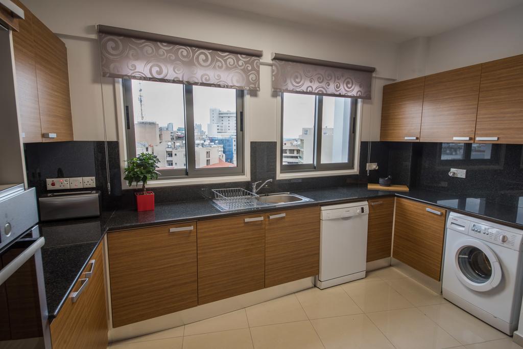 Skylight Megaron Apartment ลาร์นาคา ภายนอก รูปภาพ