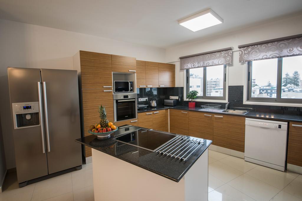 Skylight Megaron Apartment ลาร์นาคา ภายนอก รูปภาพ