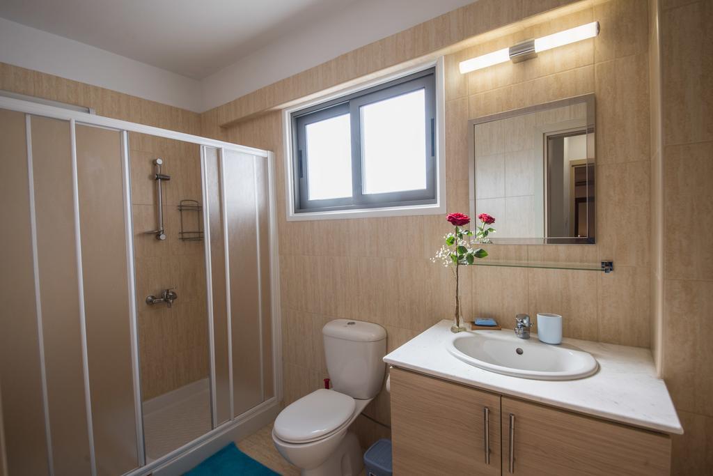 Skylight Megaron Apartment ลาร์นาคา ภายนอก รูปภาพ
