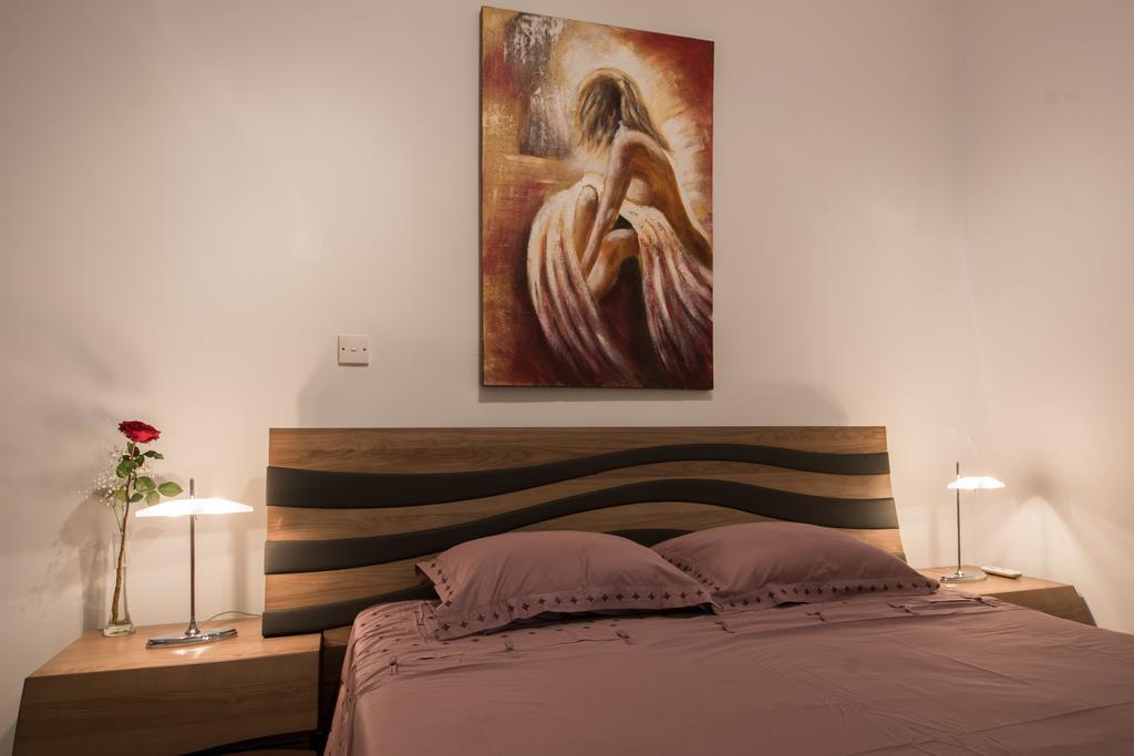 Skylight Megaron Apartment ลาร์นาคา ภายนอก รูปภาพ