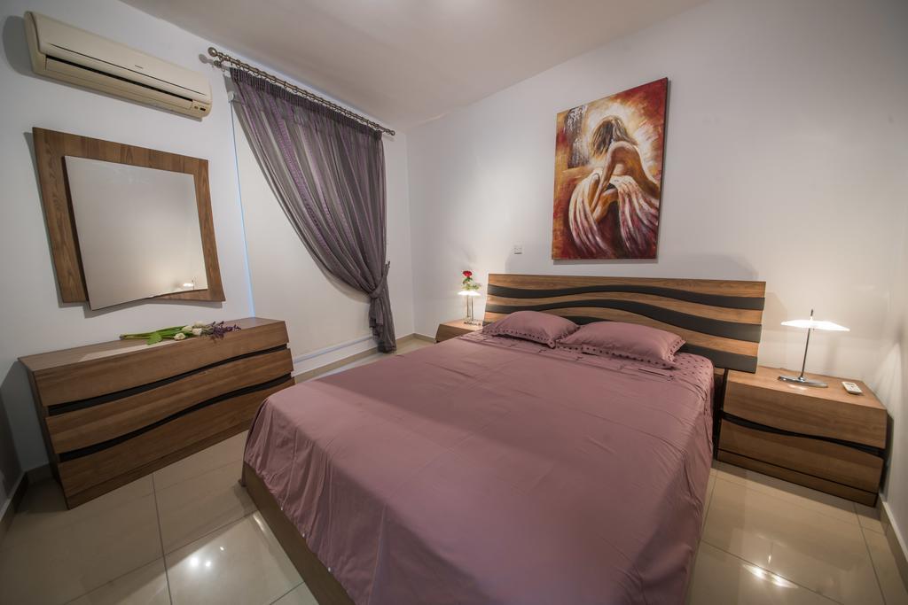 Skylight Megaron Apartment ลาร์นาคา ภายนอก รูปภาพ